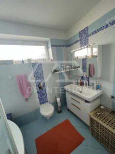 Moderní rekonstrukce koupelny a WC