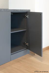 kuchyň s hladkým chodem zásuvek